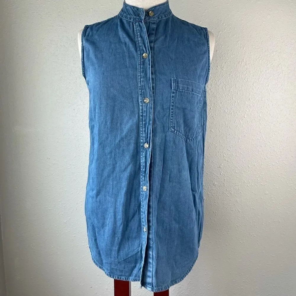 NWT New Direction Sleeveless Button Down Shirt